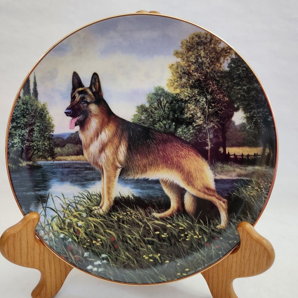 Danbury Mint German Shepherds 8" Plate The Lookout Gold Trim No 1872